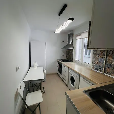 Nikos Urban *